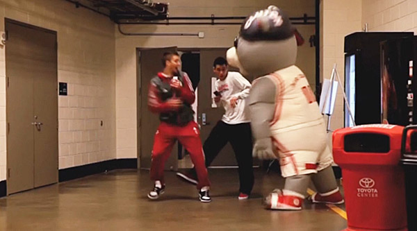 The Rockets' mascot terrified the team, and it's hilarious – The