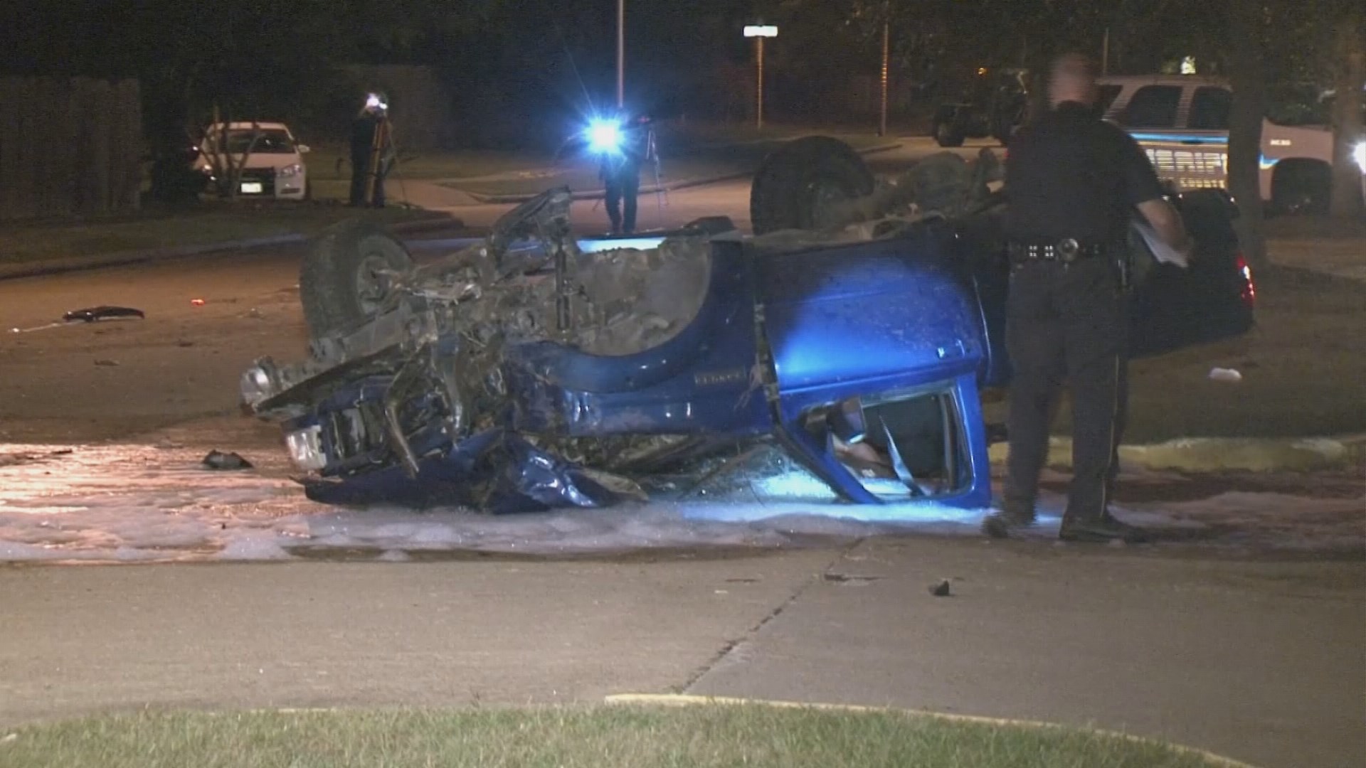 19yearold killed in rollover crash near Katy