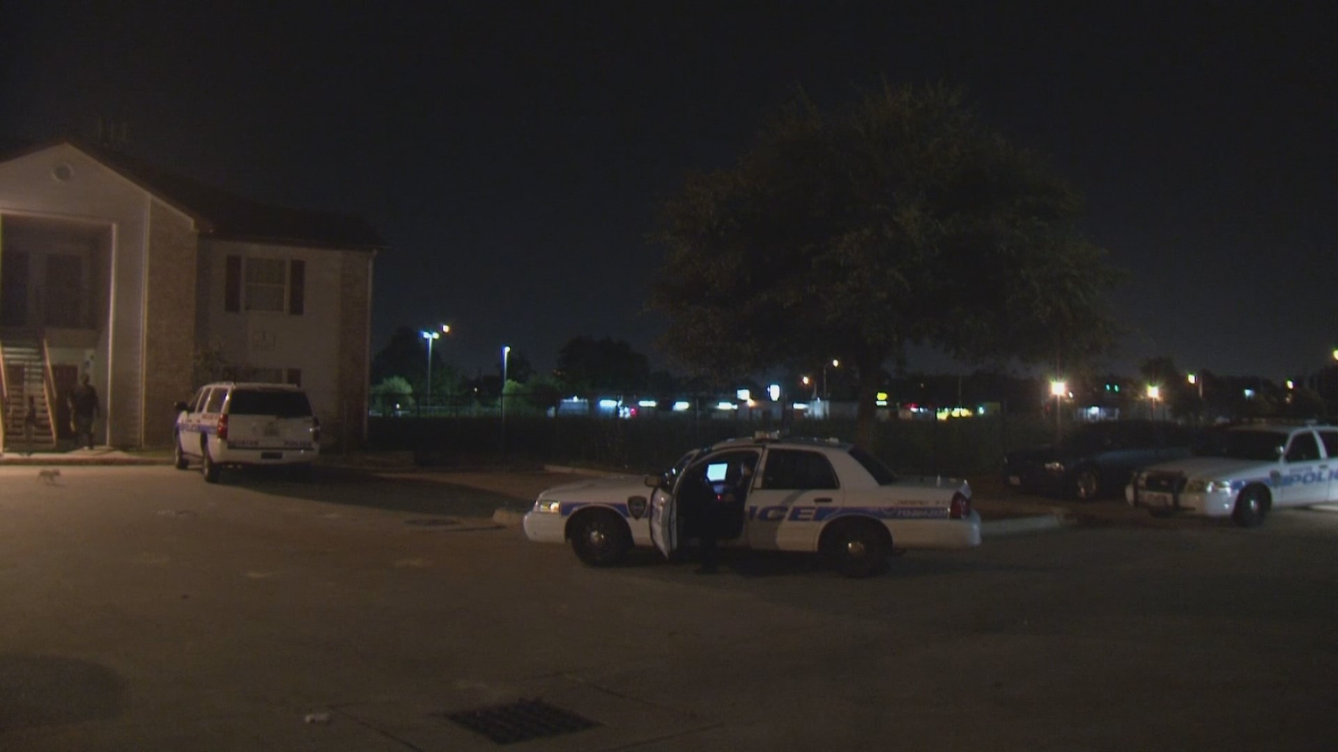 Man shot multiple times at southeast Houston complex | khou.com