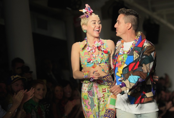 Miley Cyrus Talks Gender Pansexuality And Coming Out To Her Parents