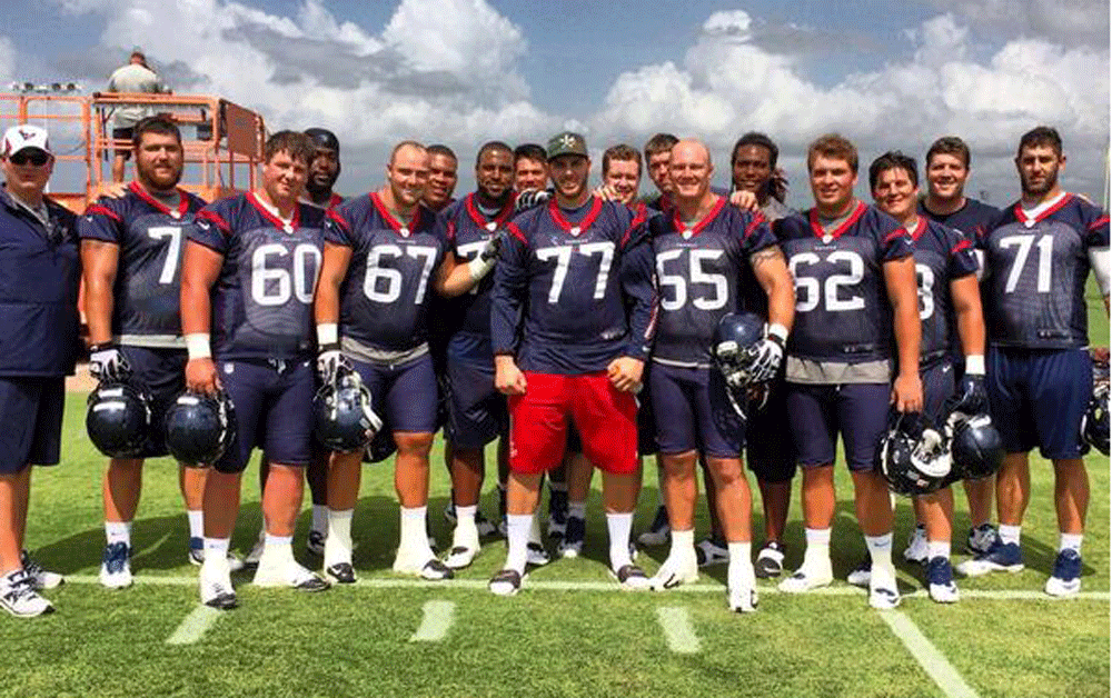 Quessenberry to lead Texans out against Colts