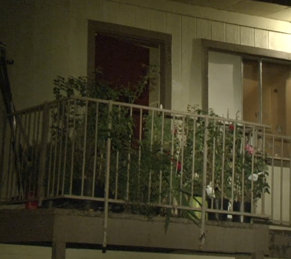 Woman dies after suffering multiple stab wounds | khou.com