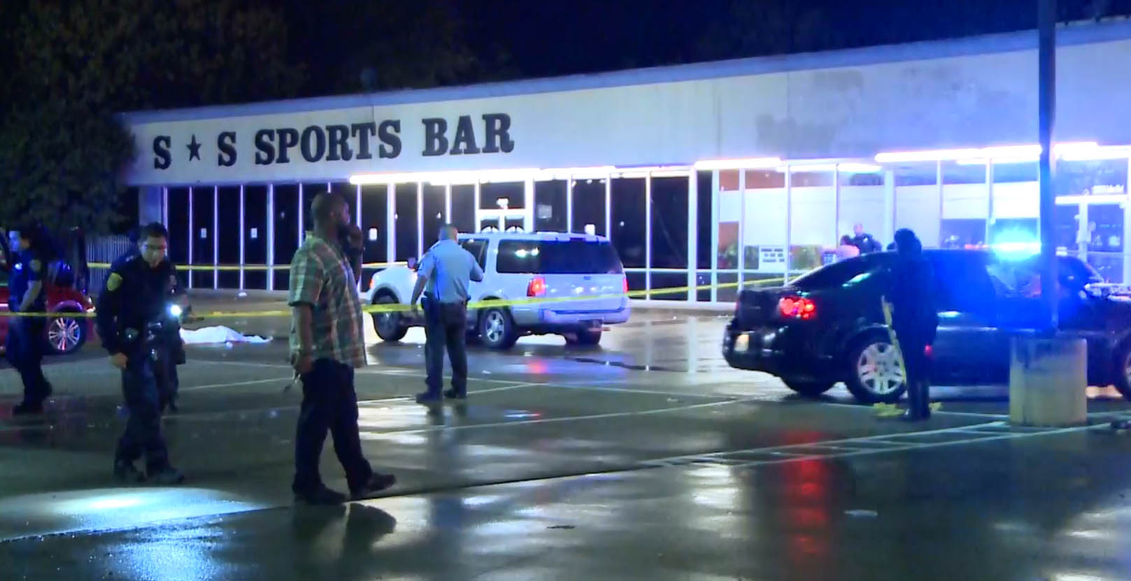 1 dead, 2 wounded in shooting outside S. Houston sports bar