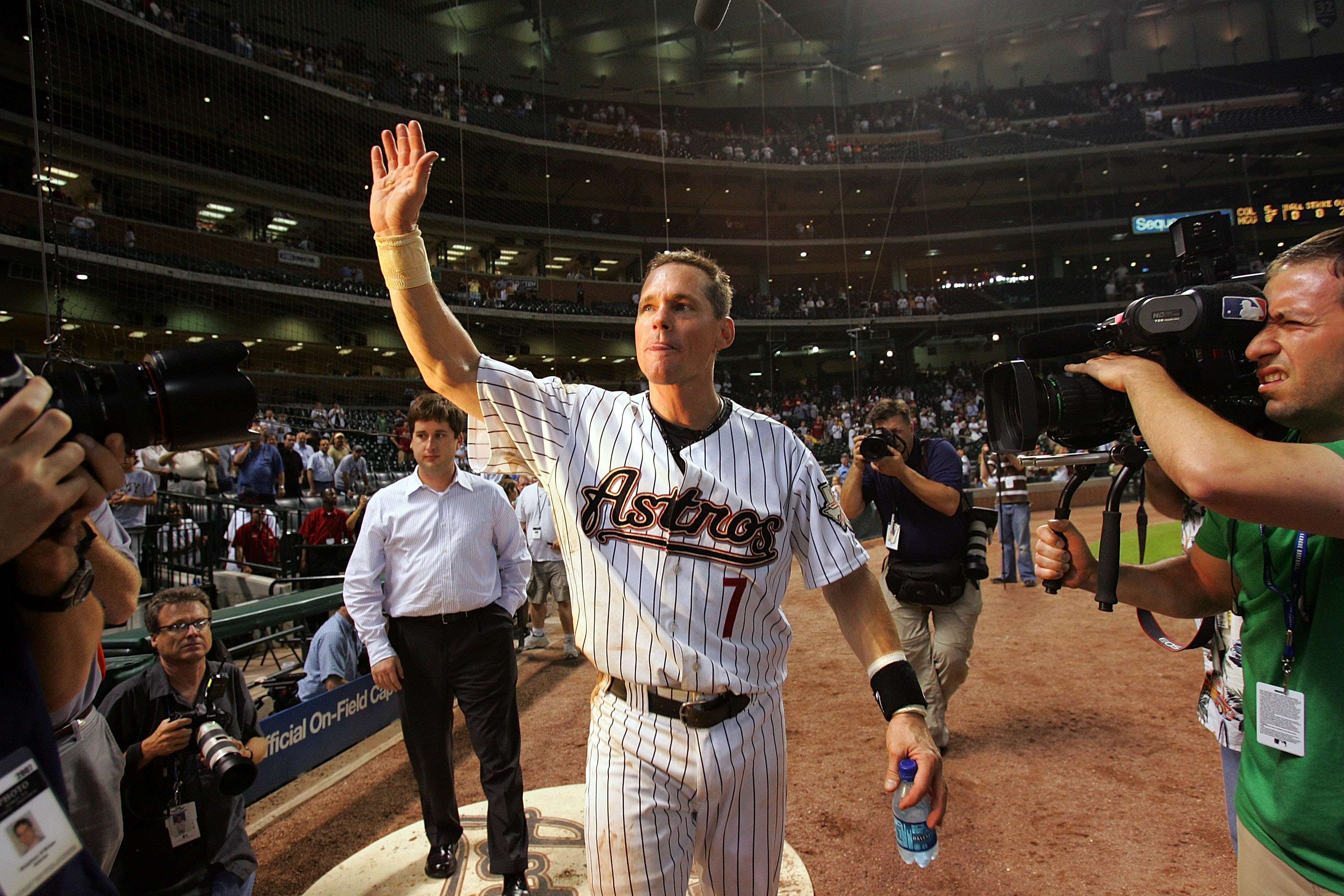 Download Craig Biggio Running First Base Wallpaper