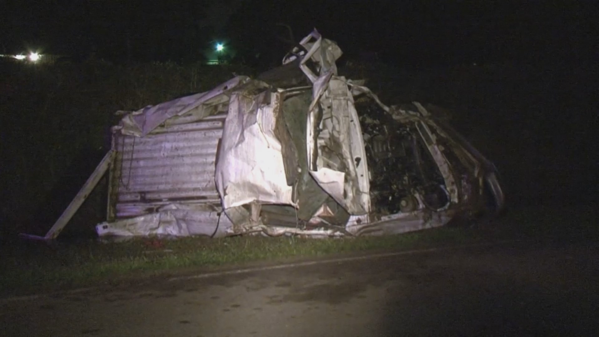 Pickup driver dies after being thrown from crash in Tomball | khou.com