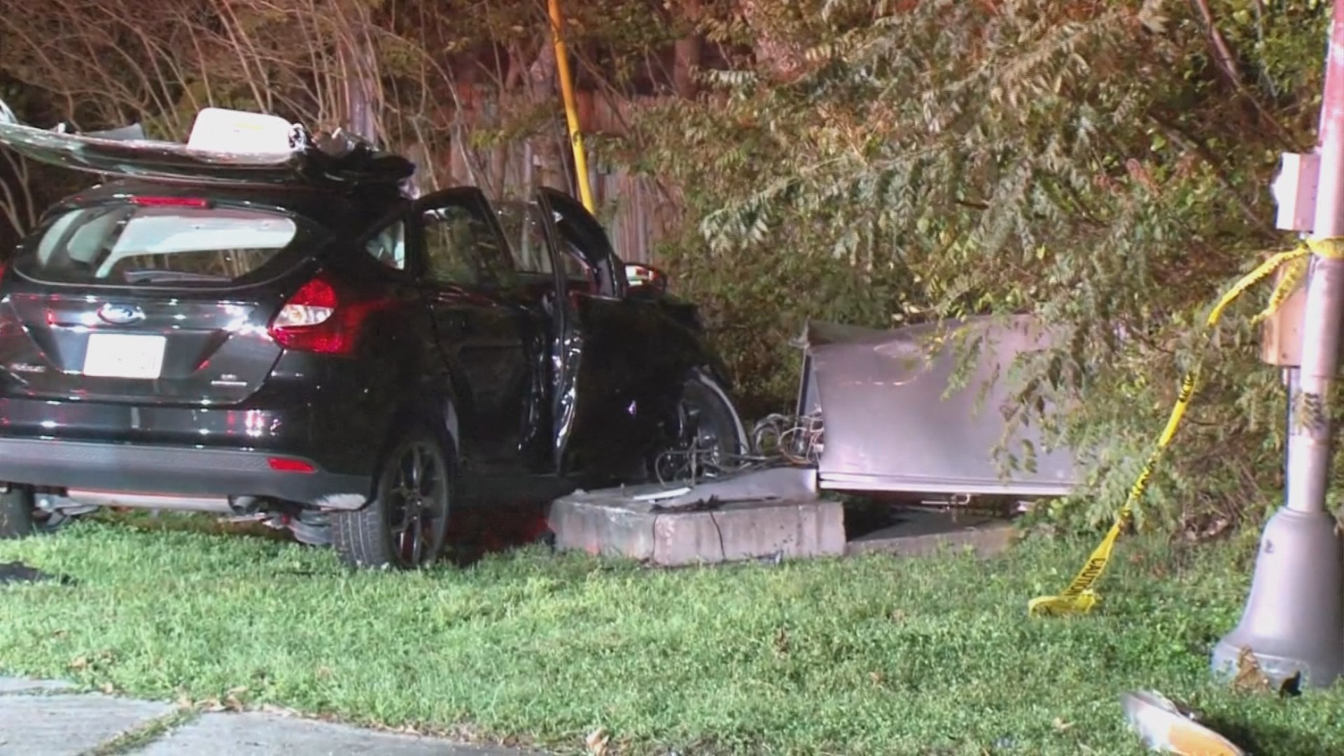 Rescuers cut into car's roof after W. Houston crash | khou.com