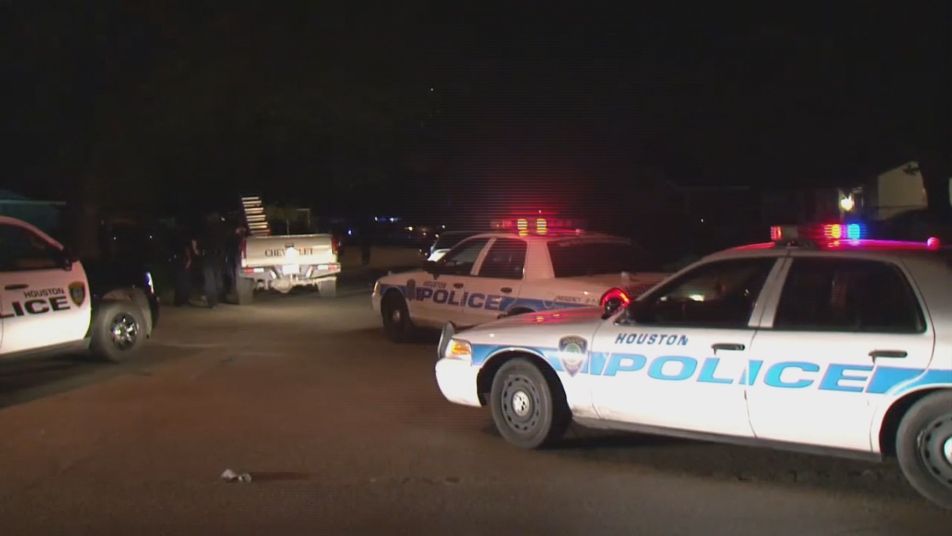 Carjackers on the run after chase in southeast Houston | khou.com