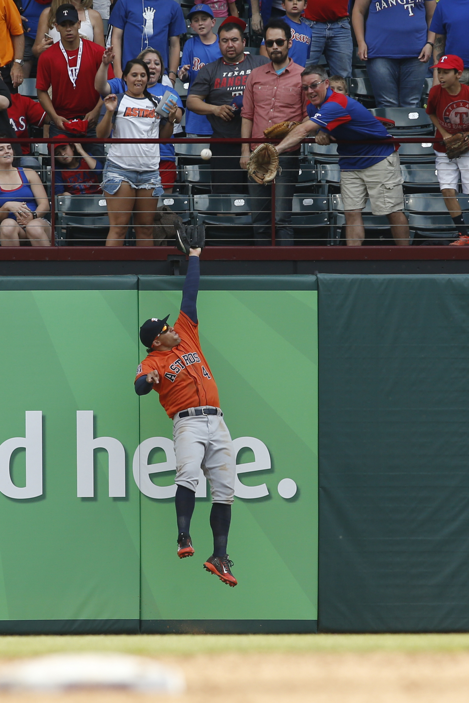 Arlington ballpark a special place for Astros' Evan Gattis