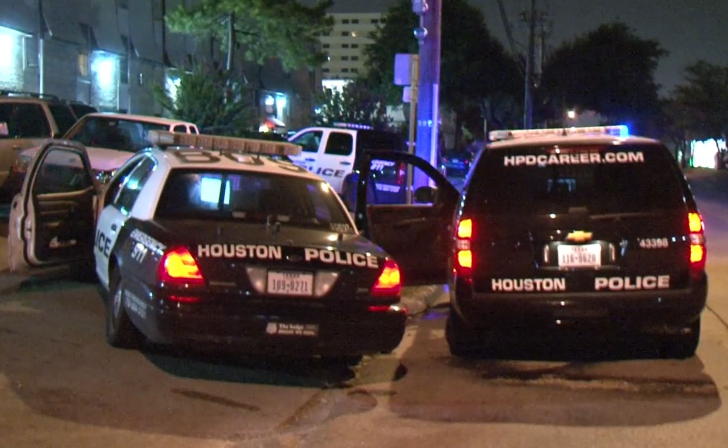 Police Searching For Suspects Who Robbed Couple At Gunpoint | Khou.com