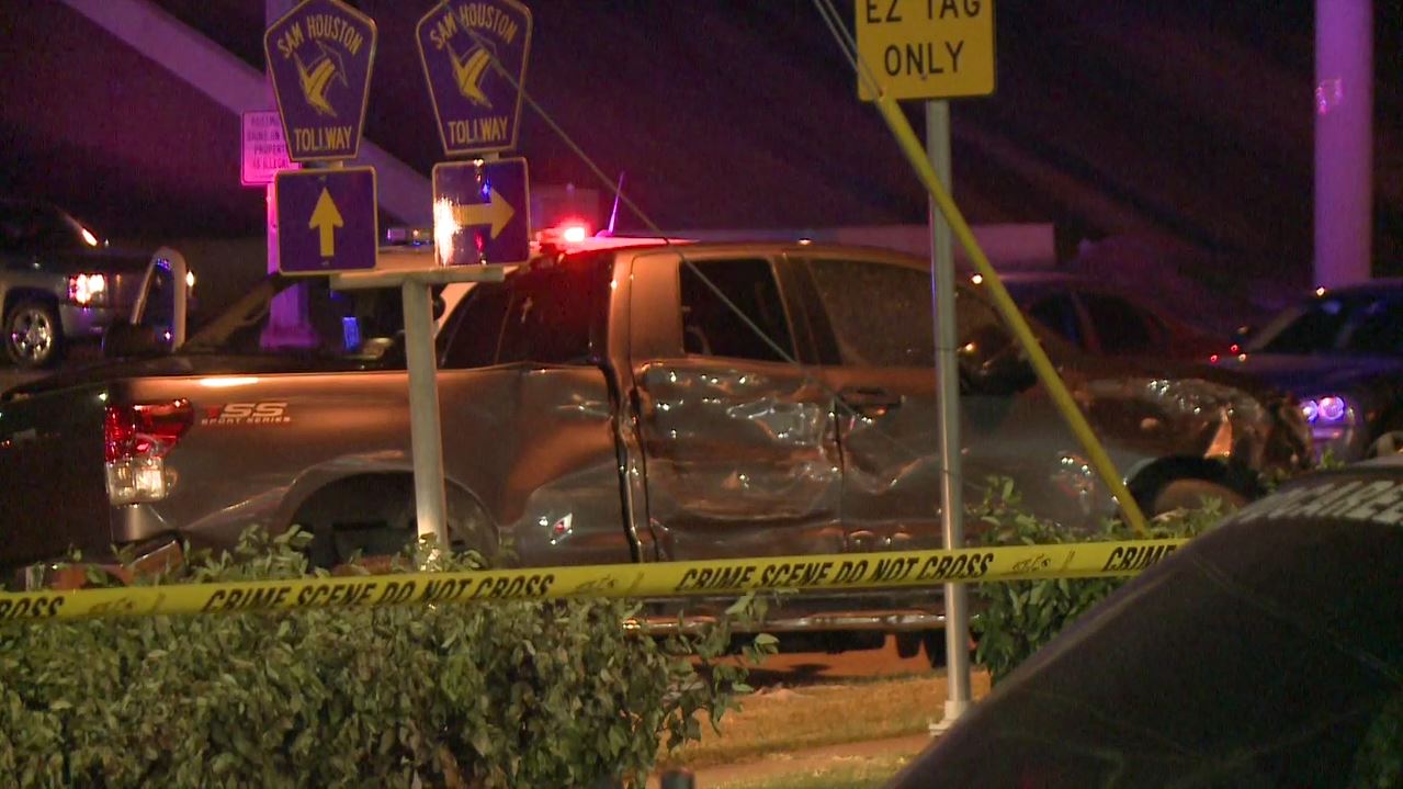 Wrong-way driver fatally shot after police chase | khou.com