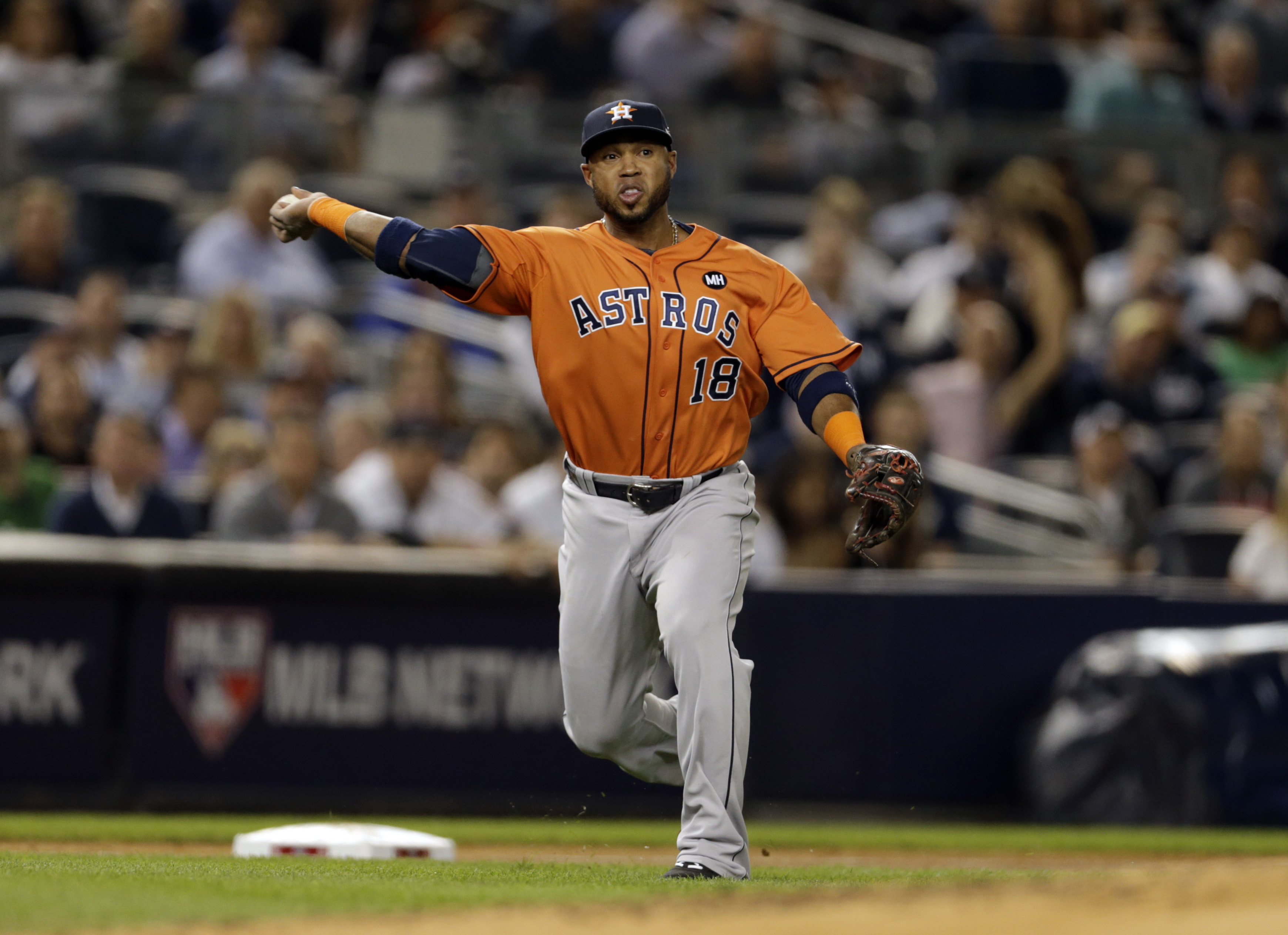 Astros avoid arbitration with Marwin Gonzalez