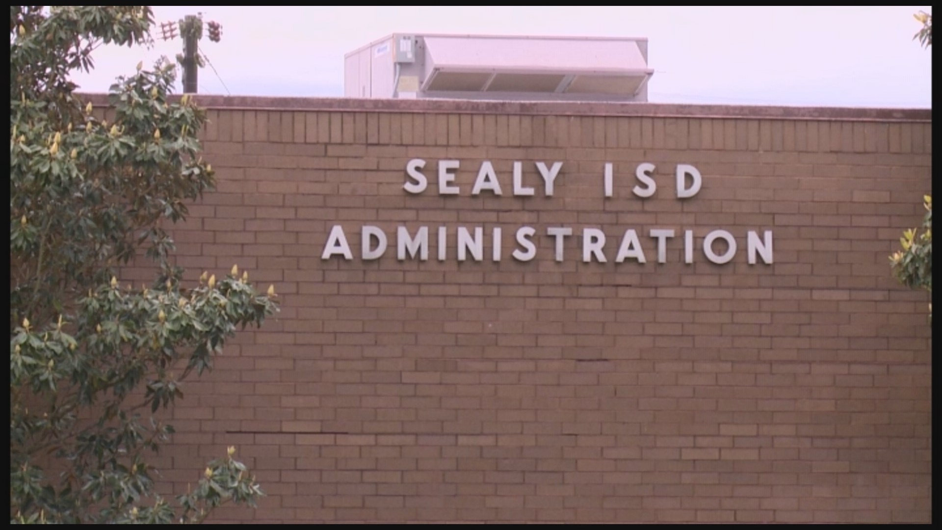 Sealy ISD dealing with flood clean up | khou.com