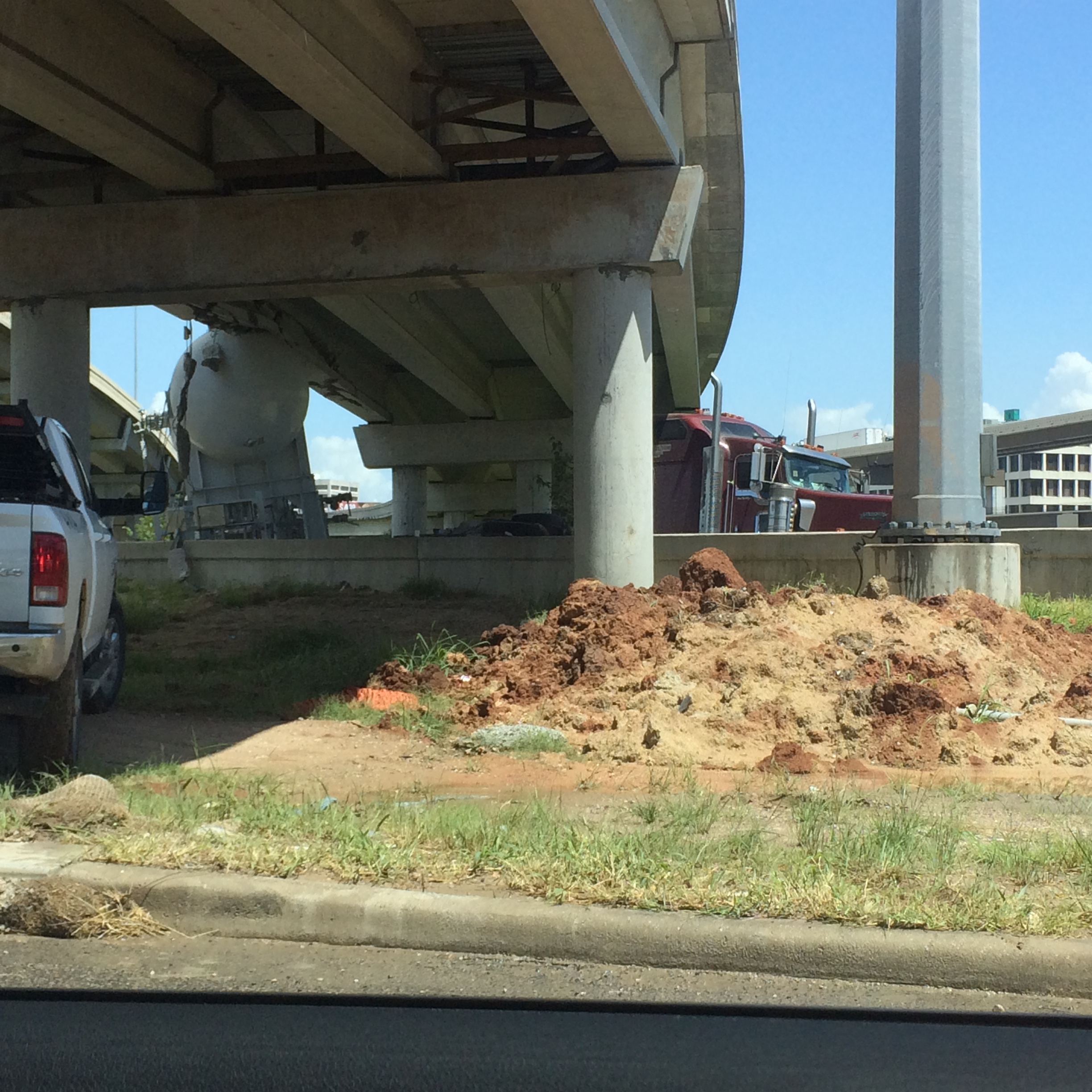Highway 290 ramp & HOV fully reopen after big rig accident