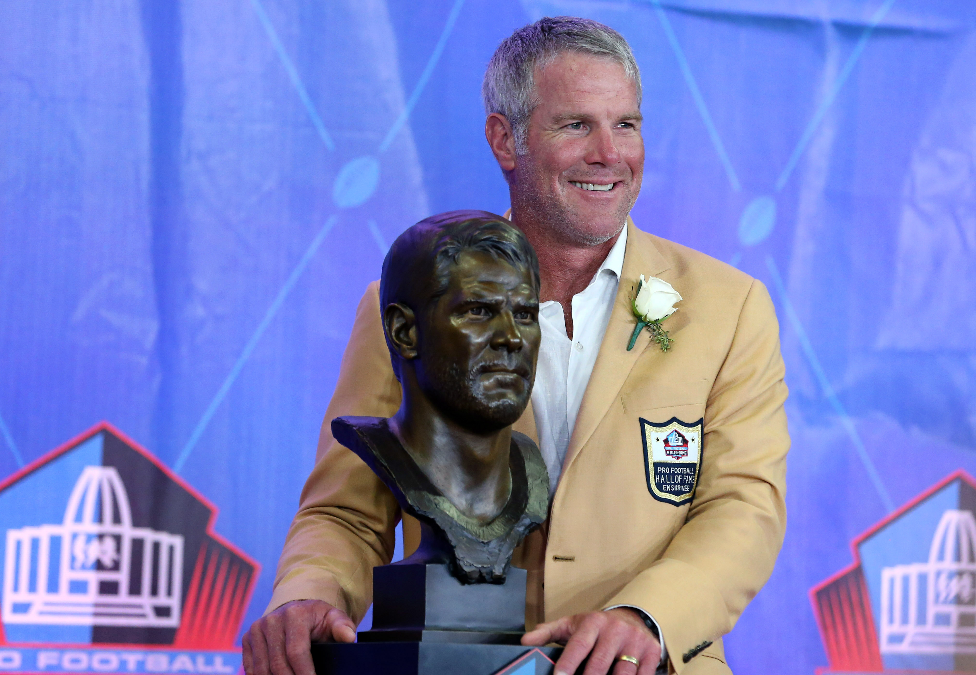 Pro Football Hall of Fame 2016: Brett Favre, 7 others inducted