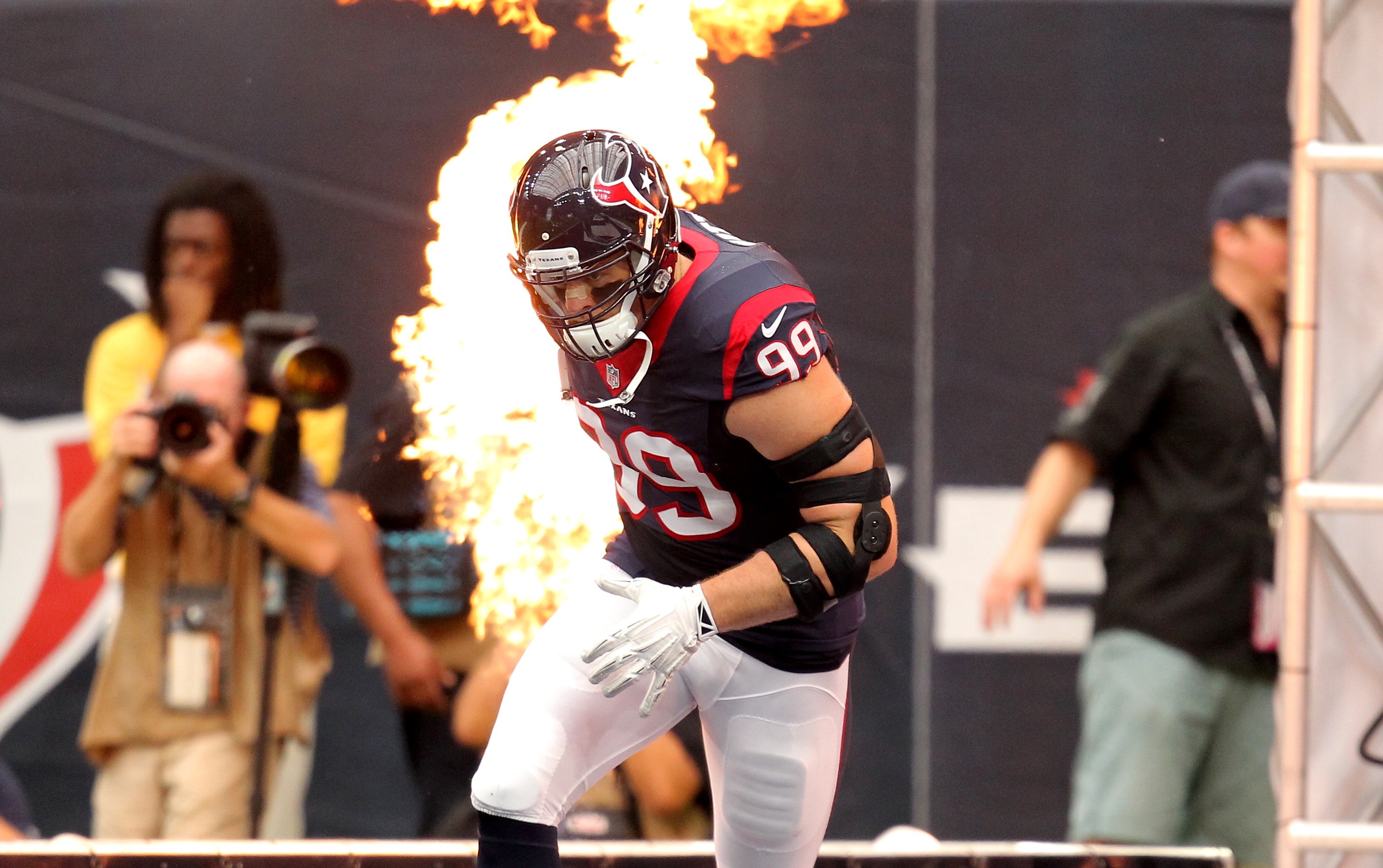 Football starts here! Texans @ Patriots on 9/22 #TNF