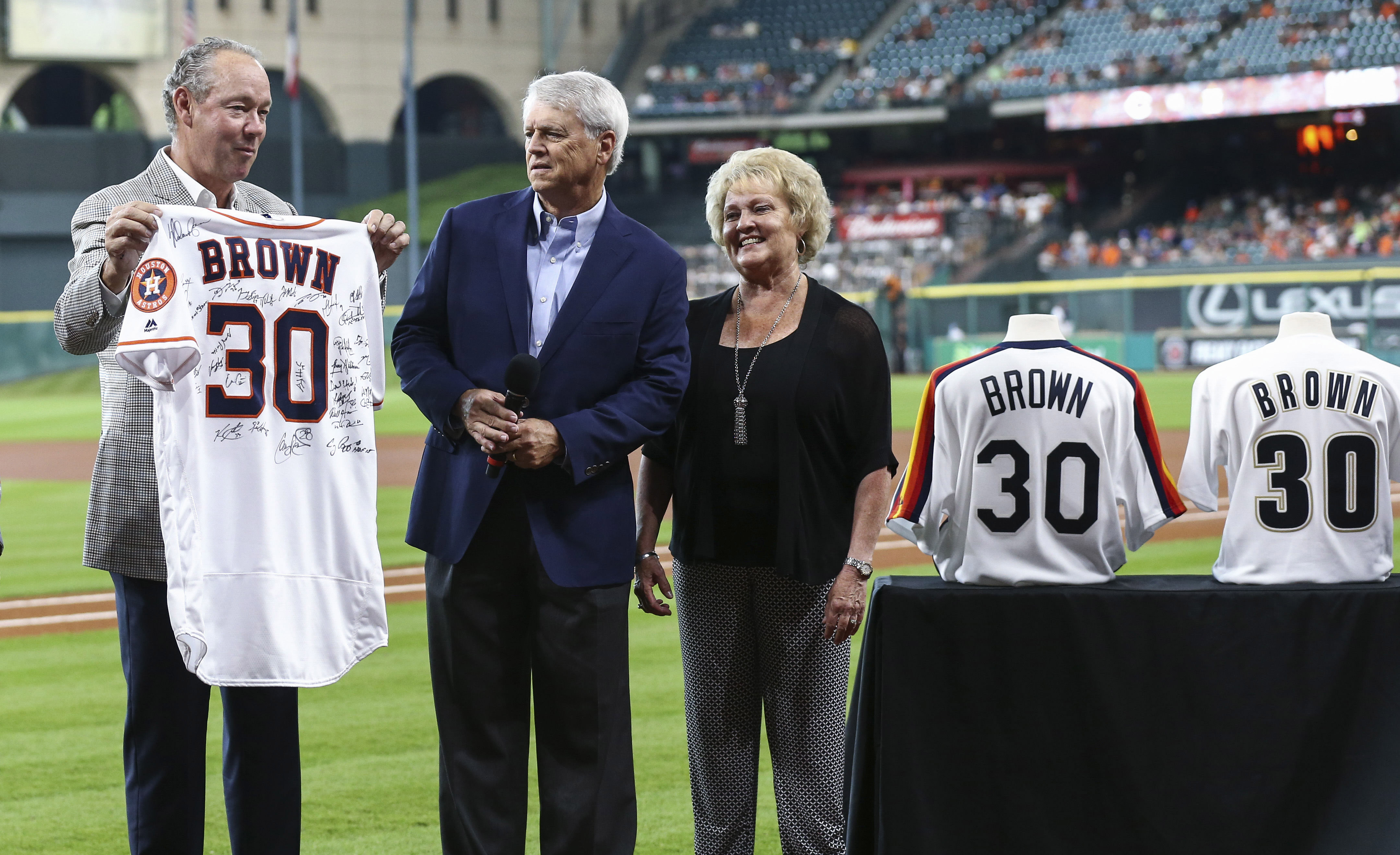 Longtime Astros broadcaster Bill Brown announces retirement