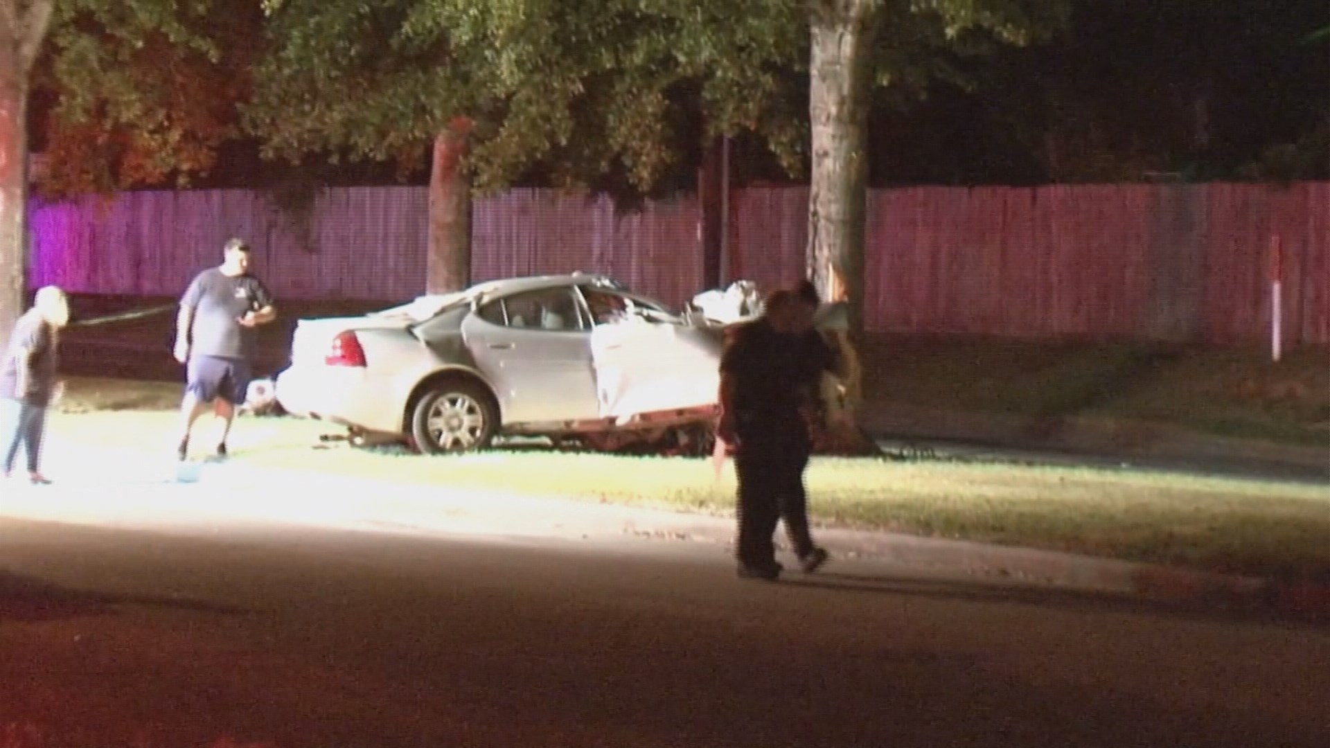Teen dies after crashing into tree in NW Harris County | khou.com