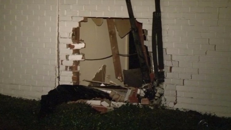 Suspected drunk driver crashes into brick wall after argument | khou.com