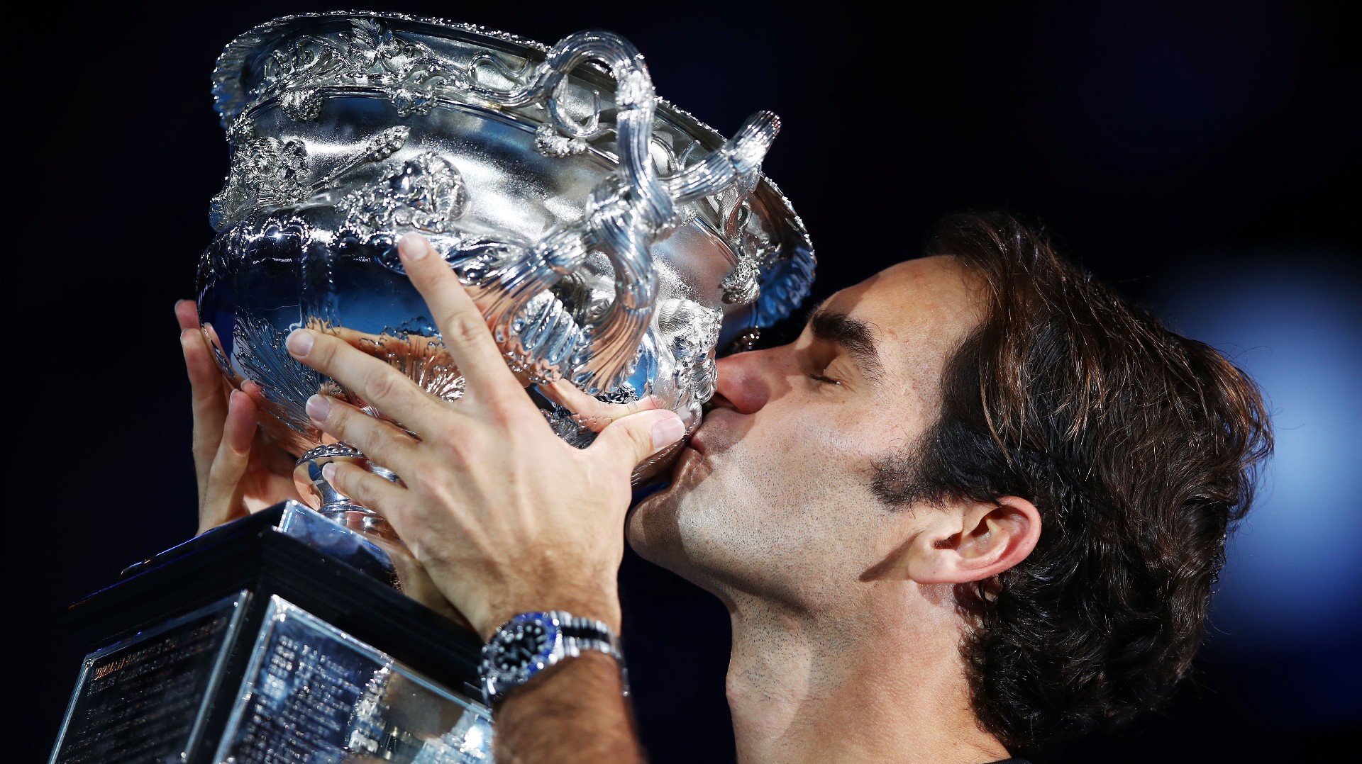 Roger Federer fights off Rafael Nadal to win Australian Open title wfaa