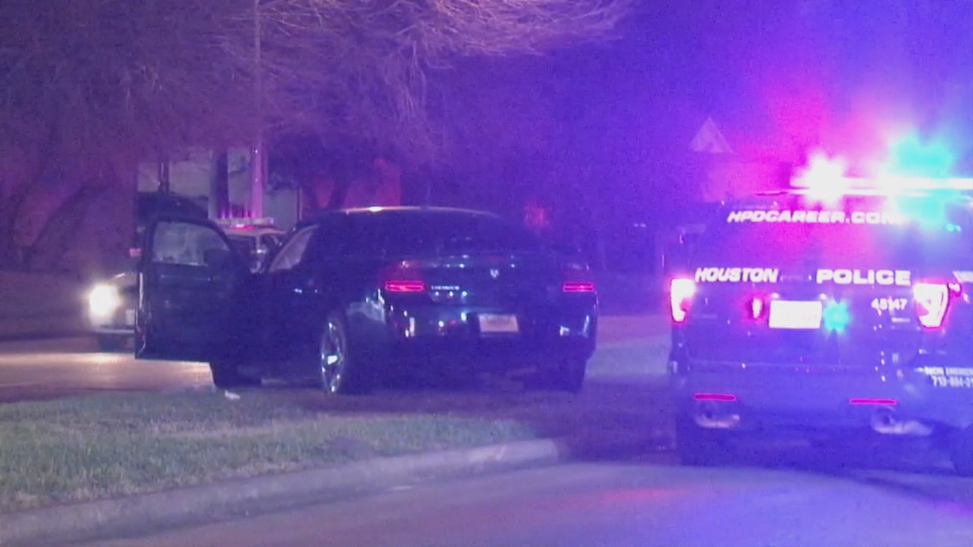 HPD: Suspect arrested, another on the run after chase in SW Houston ...