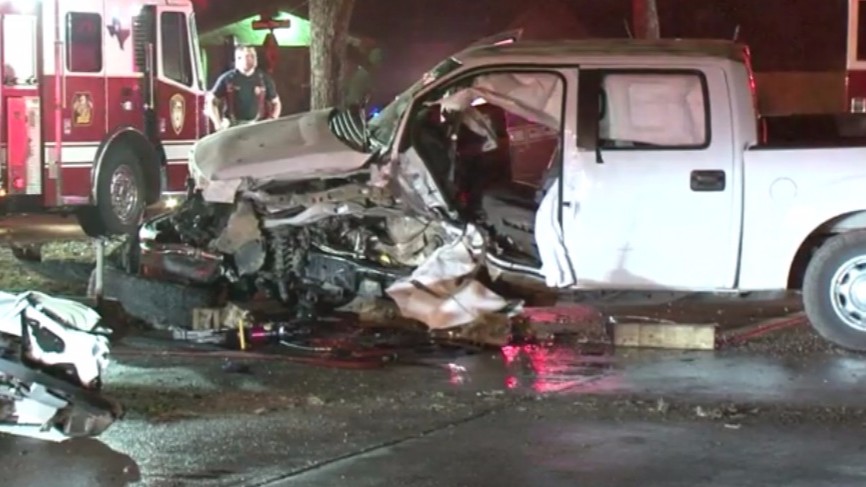 Police: Driver loses control of vehicle and crashes into tree | khou.com