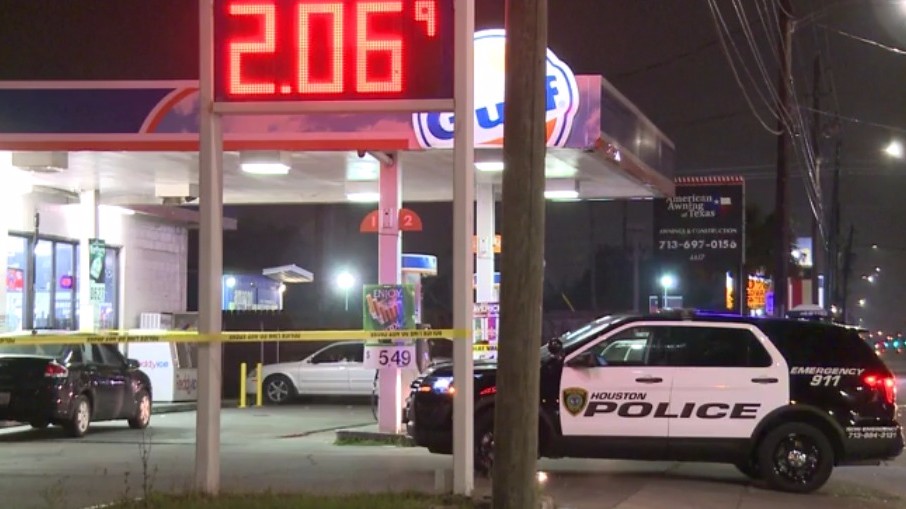 HPD: Man killed in drive-by outside convenience store in N. Houston ...