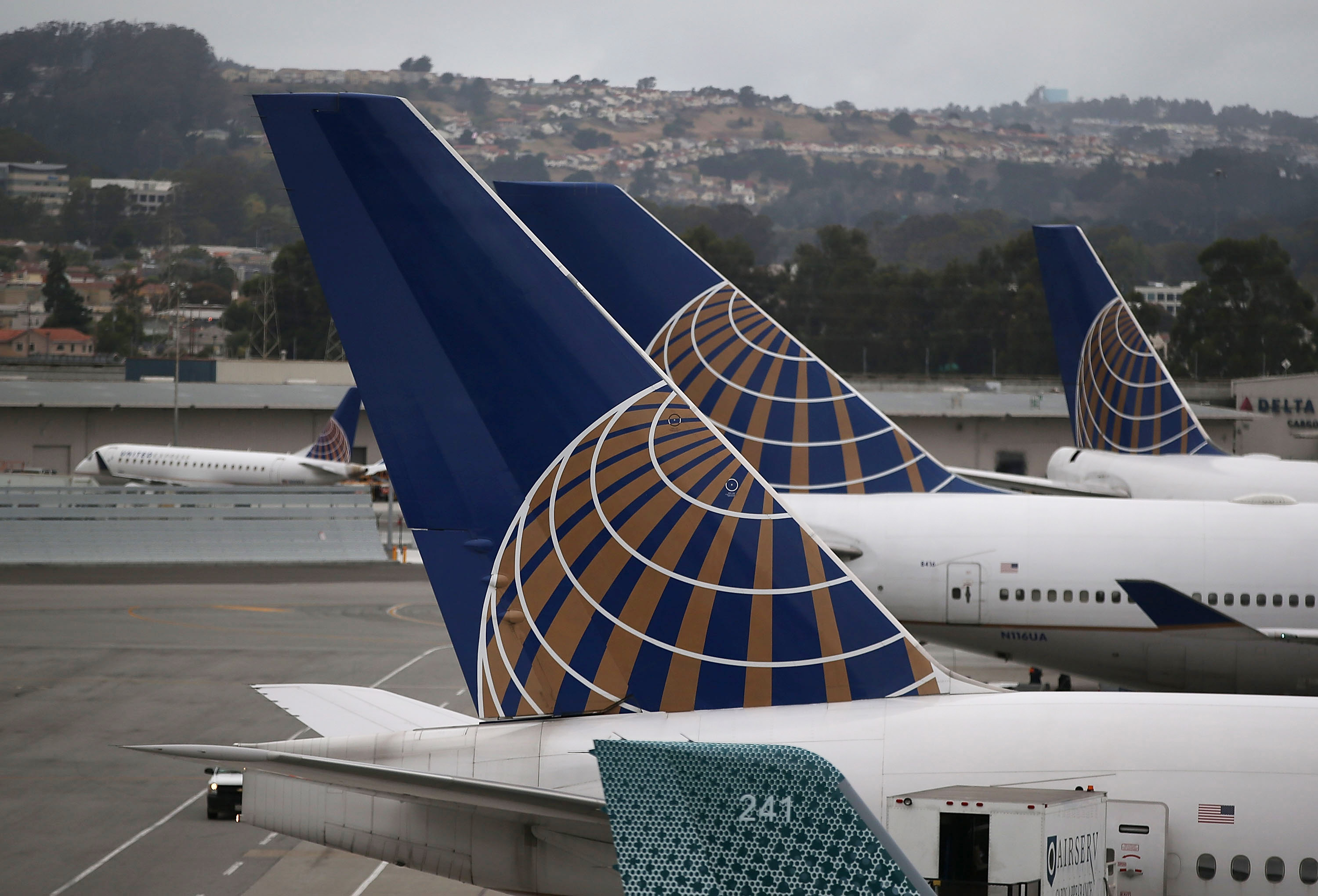 United Airlines To Refund Fares To All Flight 3411 Passengers