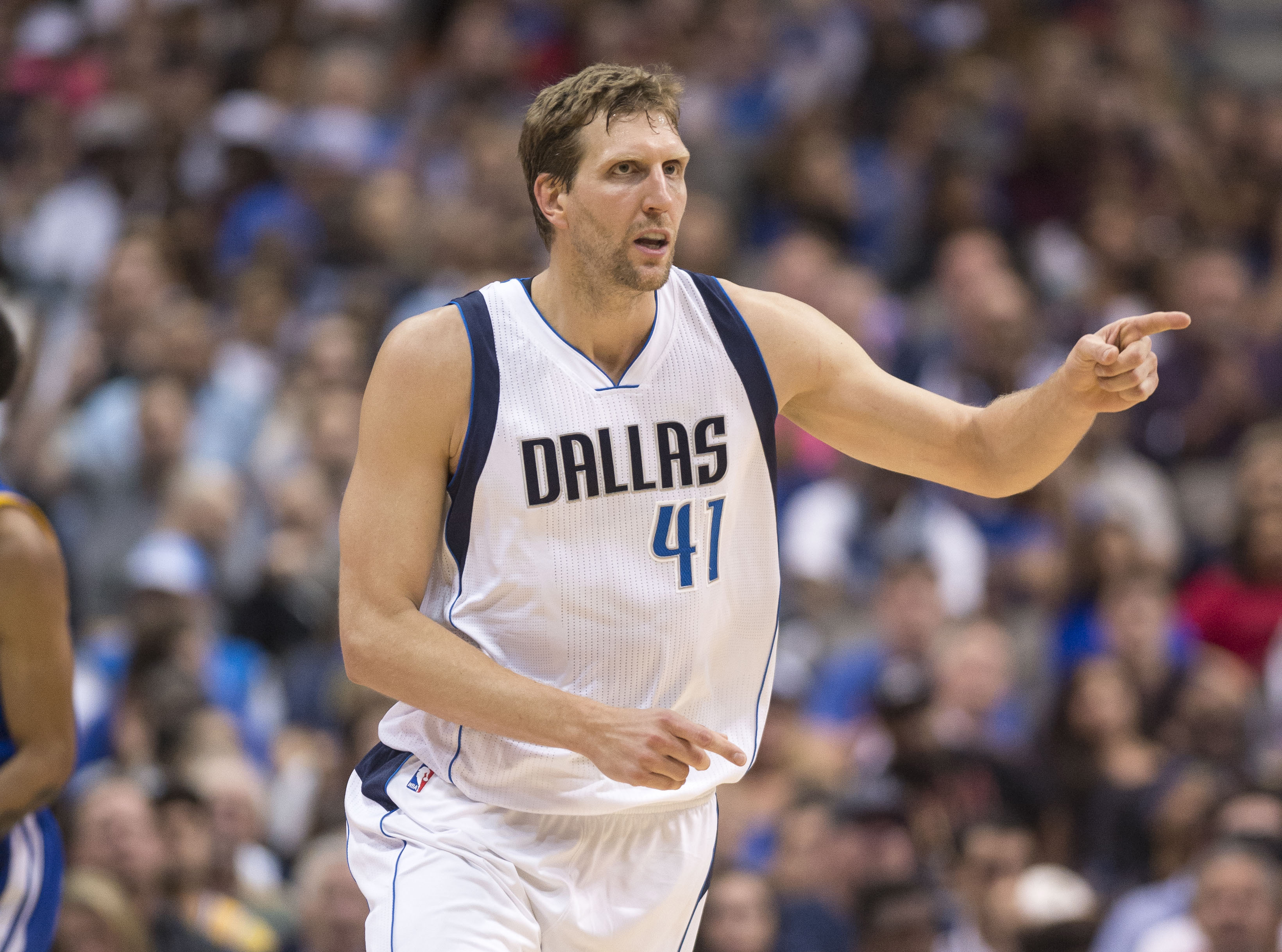 Dirk Nowitzki makes NBA history with new Mavs contract