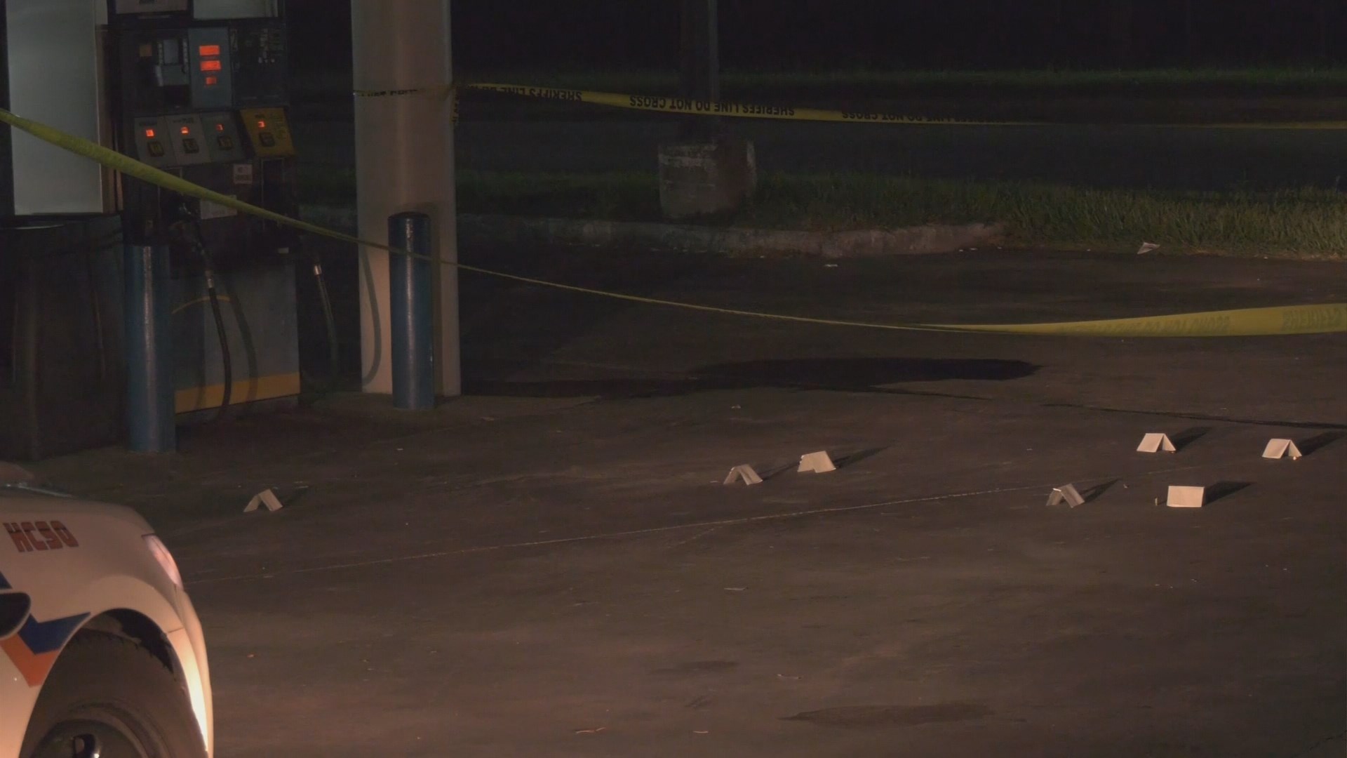 Witness says robbery suspects shot store clerk in NE Harris County ...