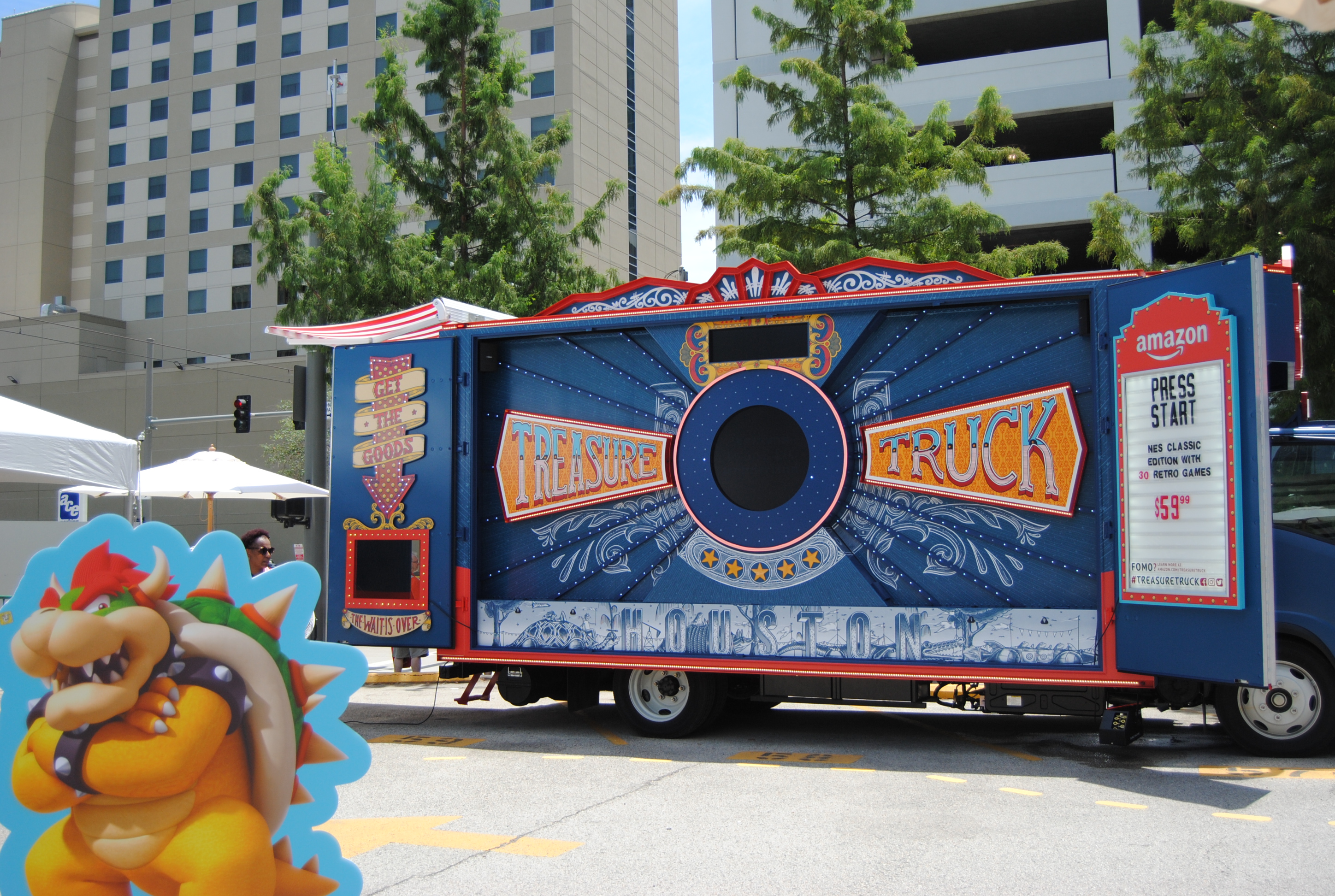 Photos Amazon's 'Treasure Truck' makes a stop in downtown Houston