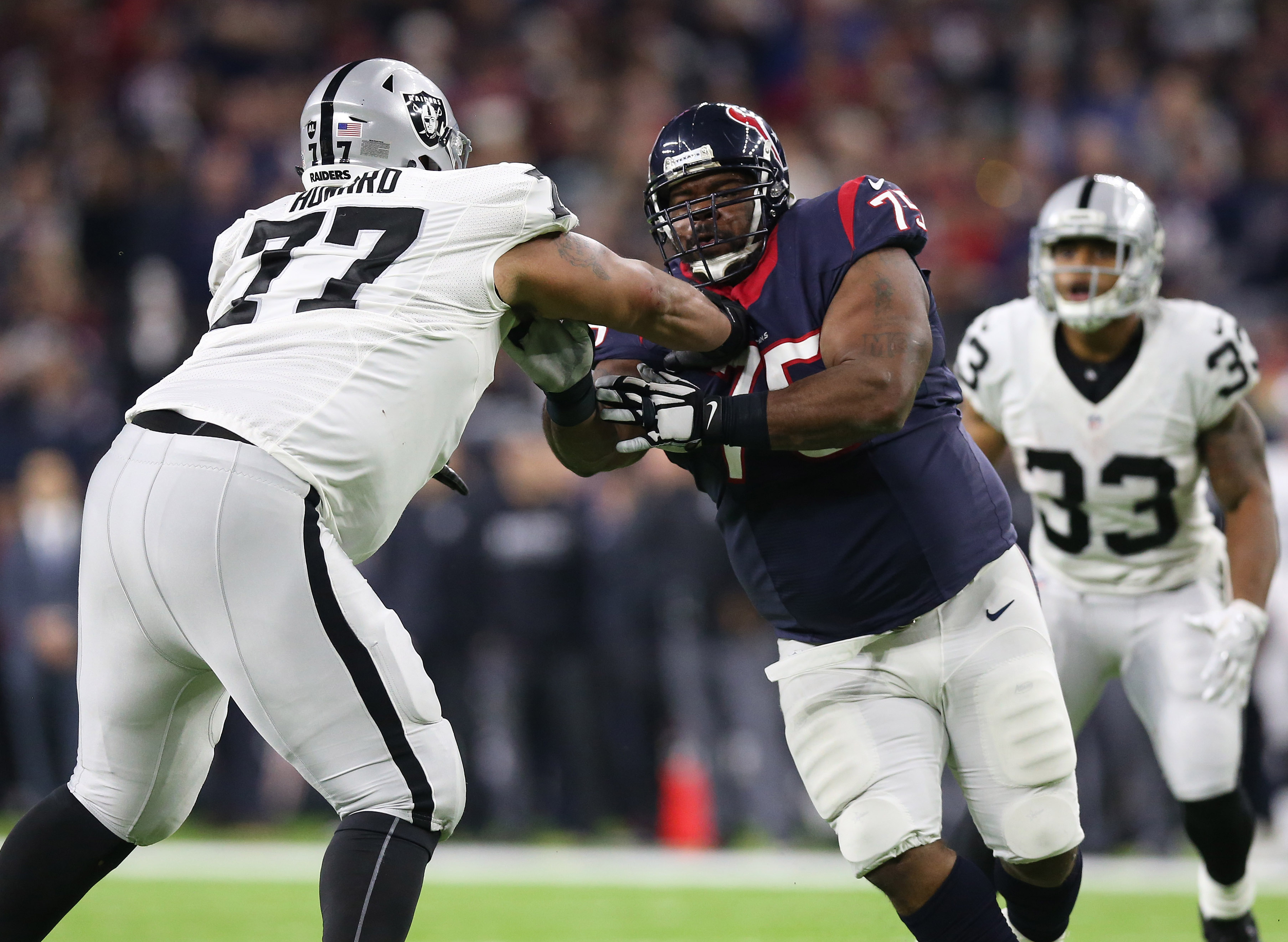 Raiders to go with Austin Howard at right tackle