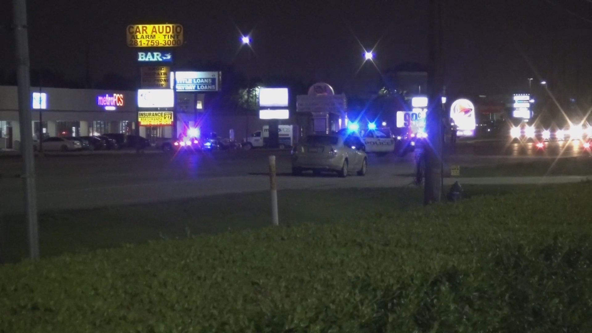 HPD: Pedestrian dies after being struck on Highway 6 in W. Houston ...