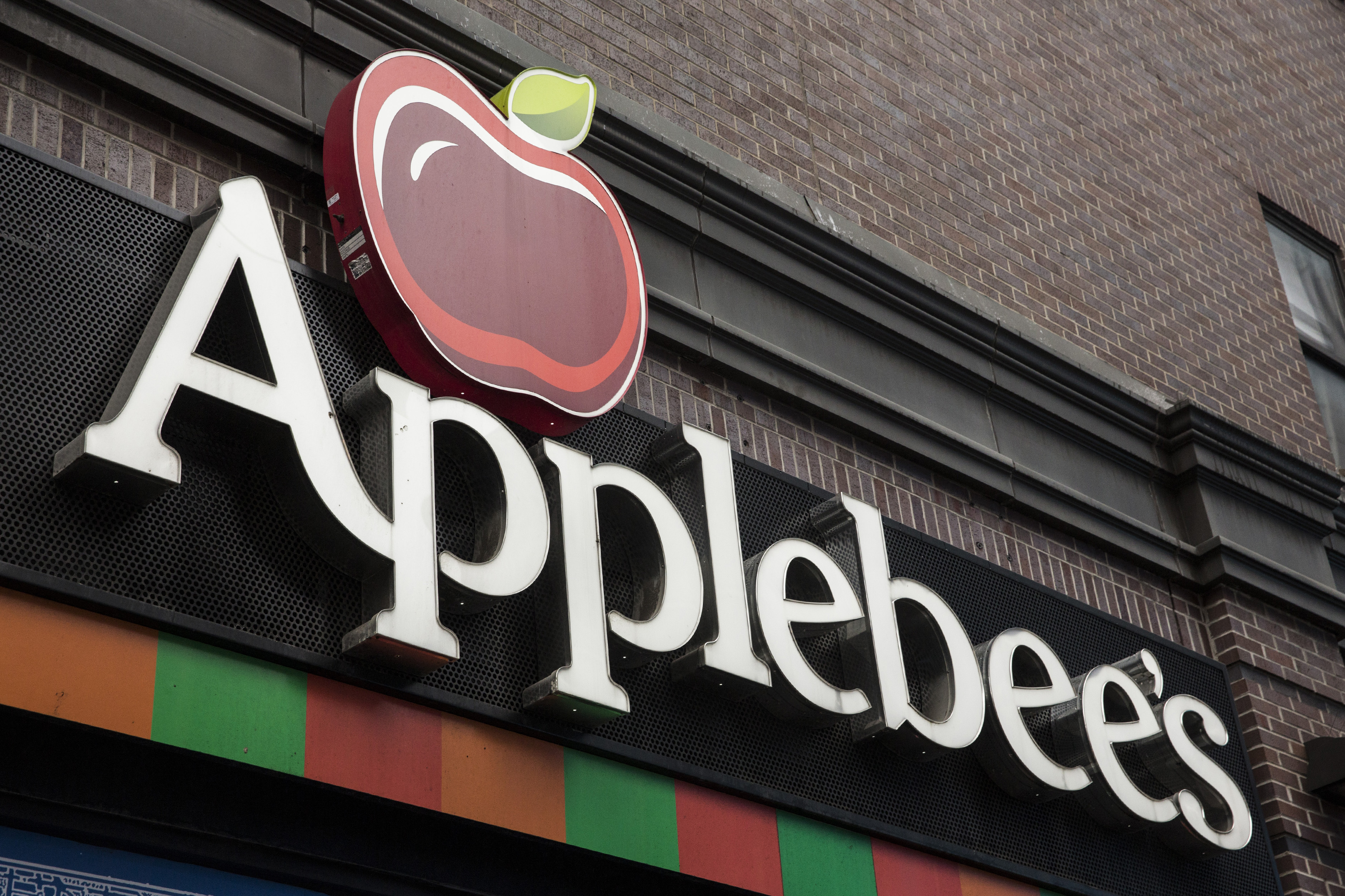 Applebee'S Is Closing Dozens Of Restaurants To Save On Costs. - bc31edq
