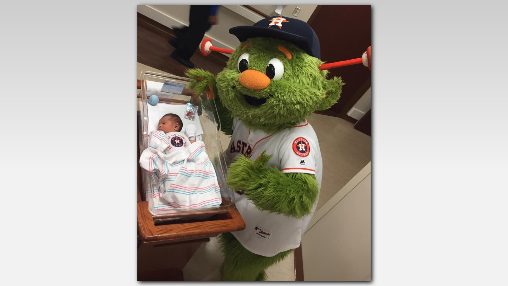 Orbit surprises newborns at Methodist Hospital with Astros gear