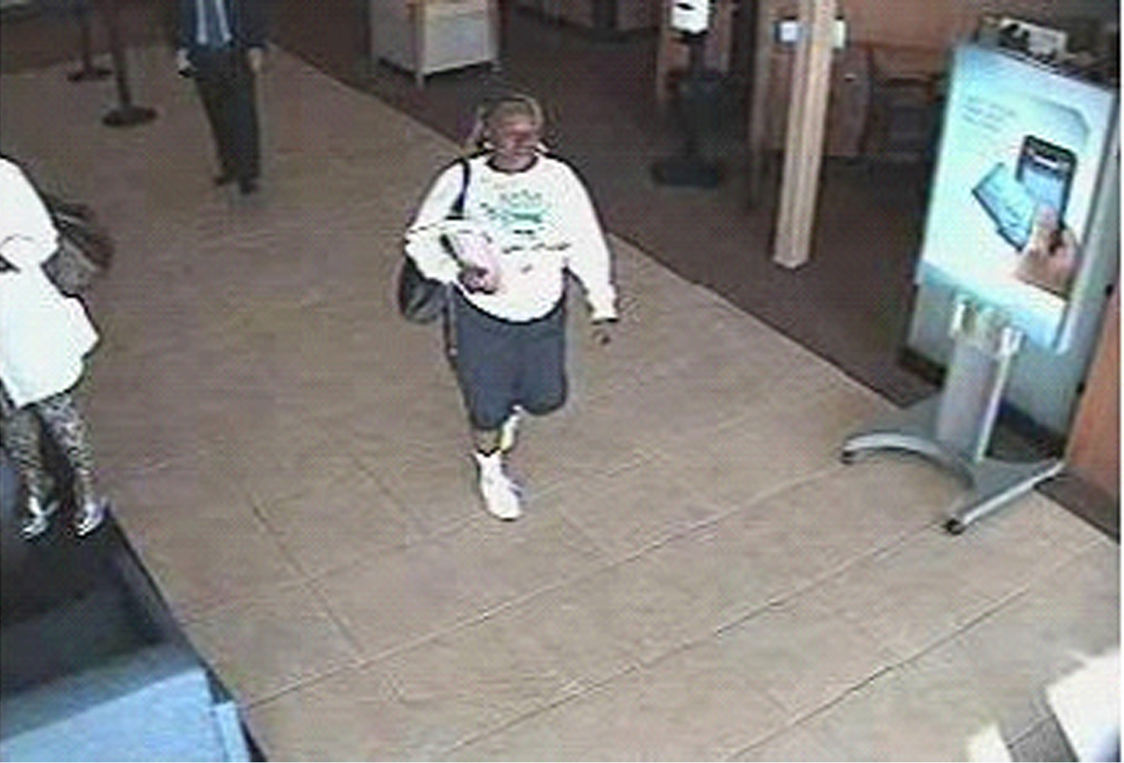 Hpd Releases Photos Of Person Of Interest In Fatal Shooting From Hpd Releases Photos Of Person Of Interest In Fatal Shooting From