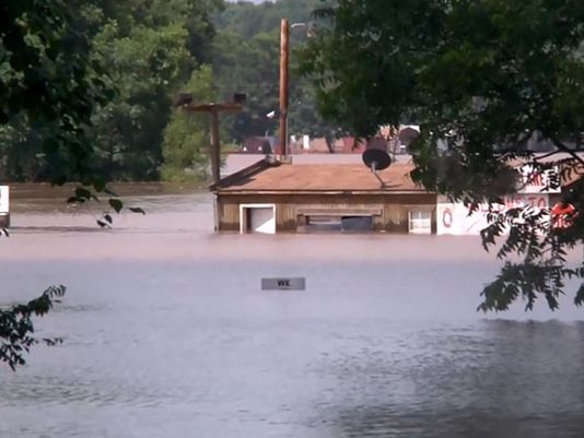 113 evacuated after Louisiana levee fails | khou.com