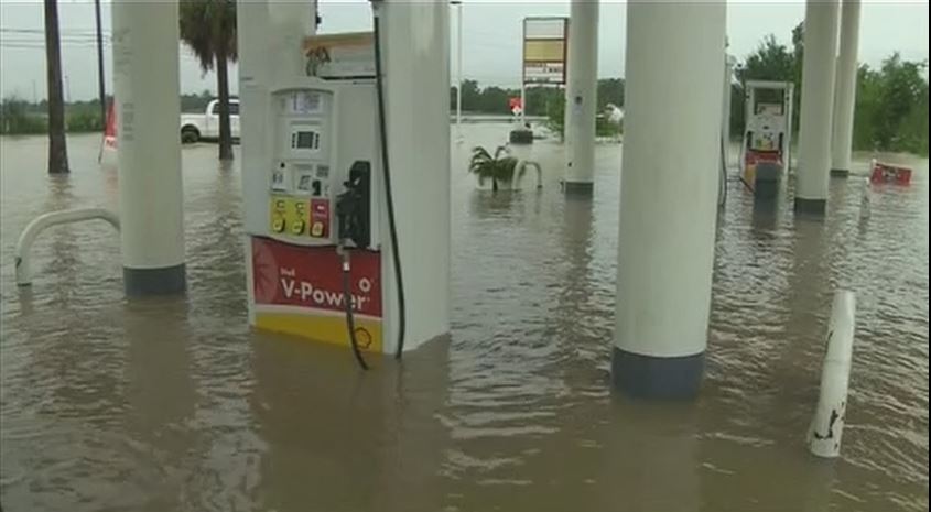 Flooding prevents drivers from pumping gas | khou.com