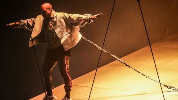 Why Kanye West's 'Saint Pablo' floating stage is groundbreaking | khou.com