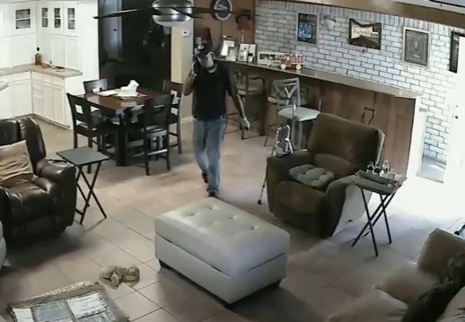 Fake cable guys steal cash, medicine from elderly couple at Houston ...