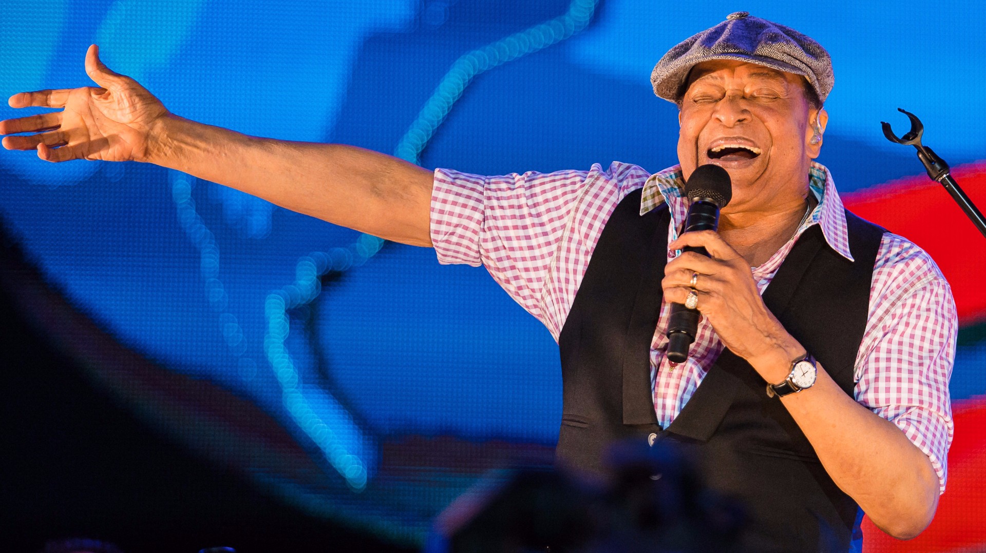 Grammy-winning musician Al Jarreau dies at 76 | khou.com