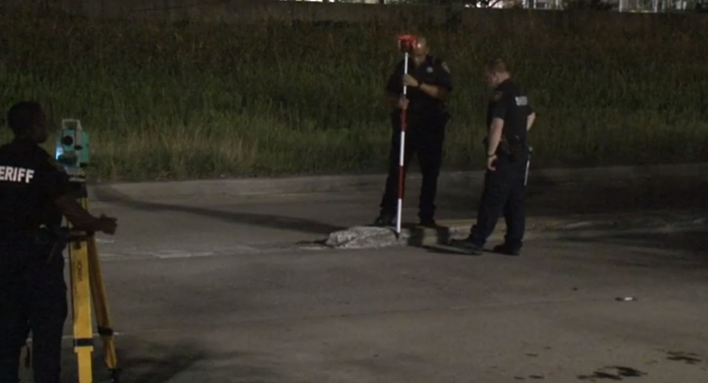 Motorcyclist dies after hitting curb, crashing on E. Sam Houston ...