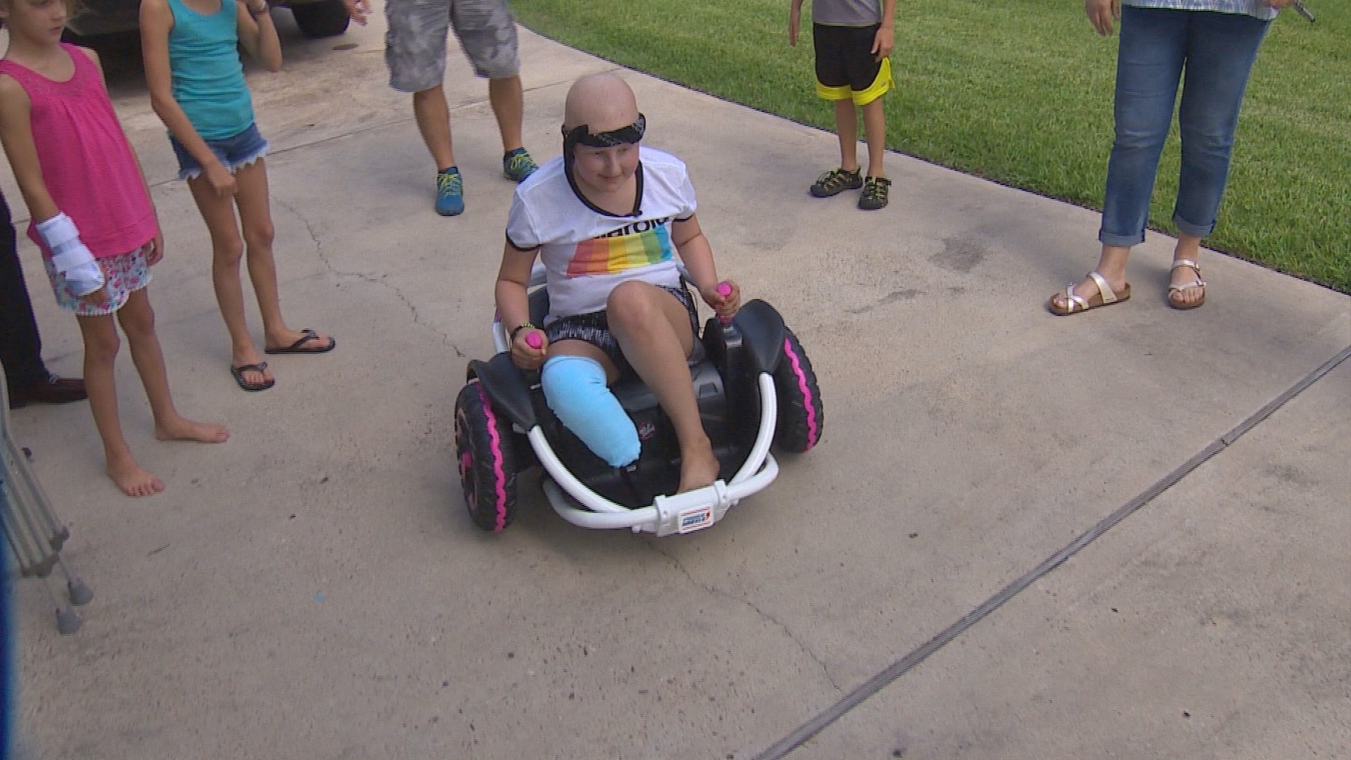 Girl fighting cancer surprised with touching gift from anonymous donor ...