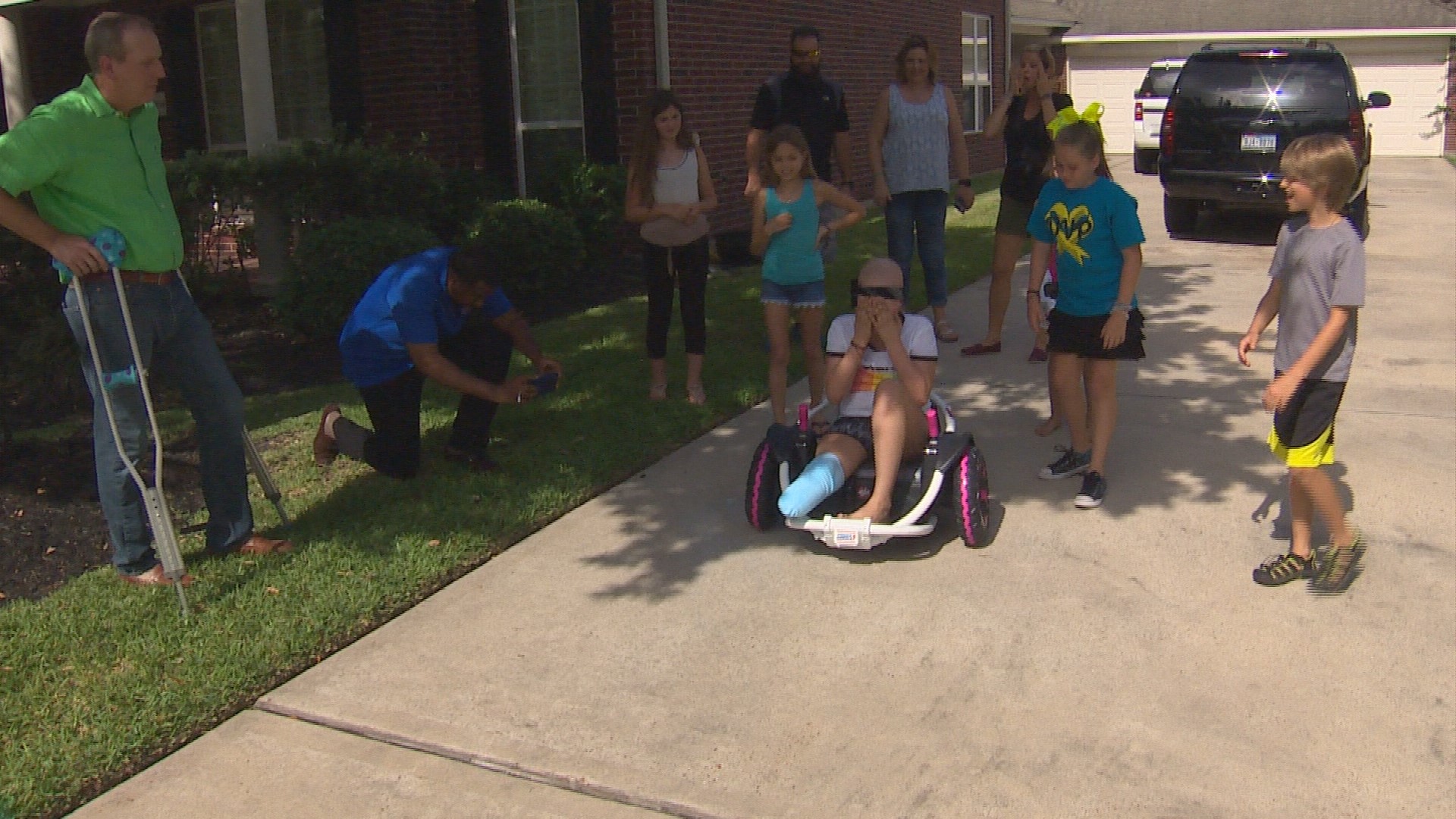 Girl fighting cancer surprised with touching gift from anonymous donor ...