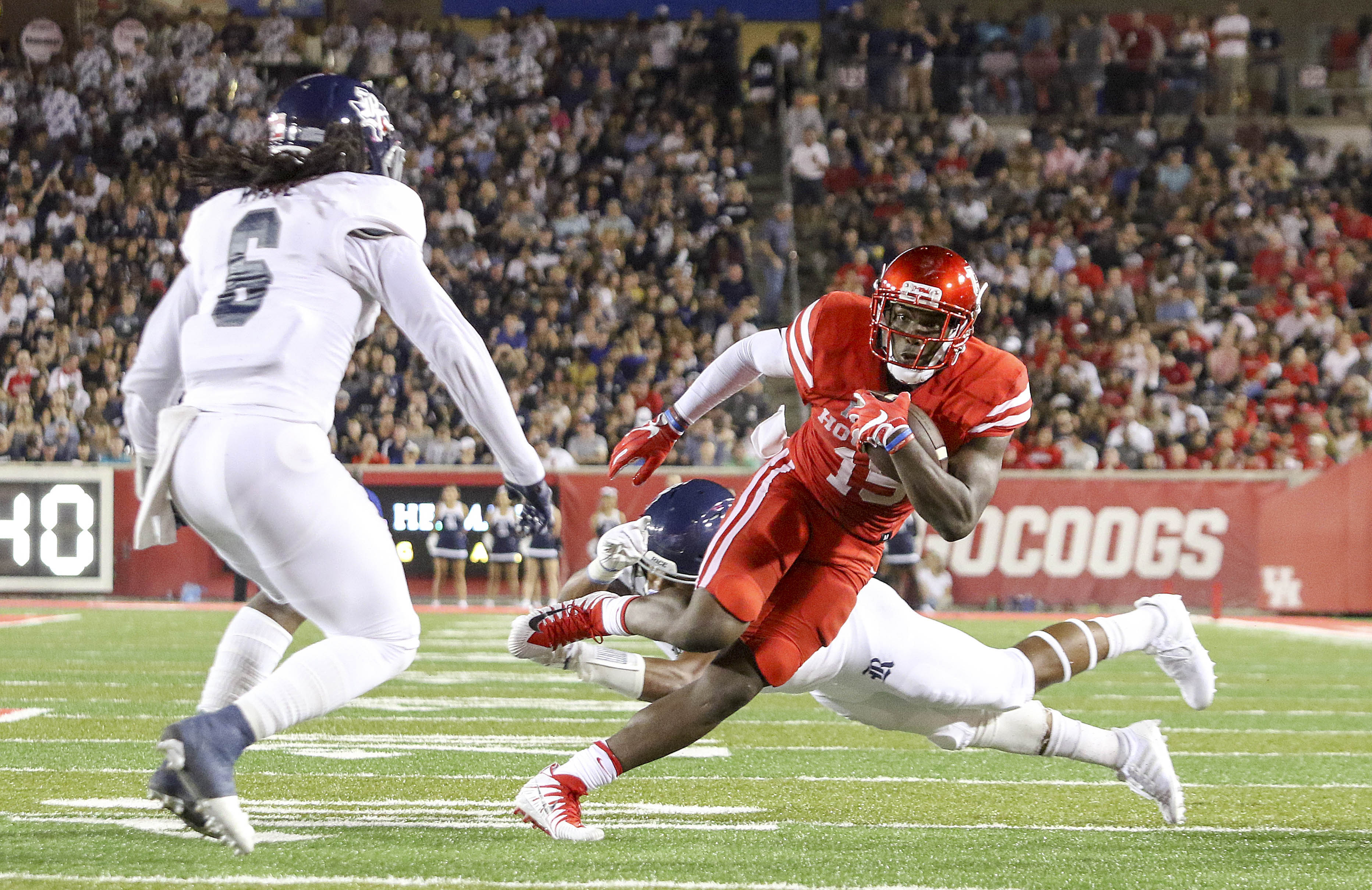 Houston beats Rice 38-3, scoring all points in the 1st half | khou.com