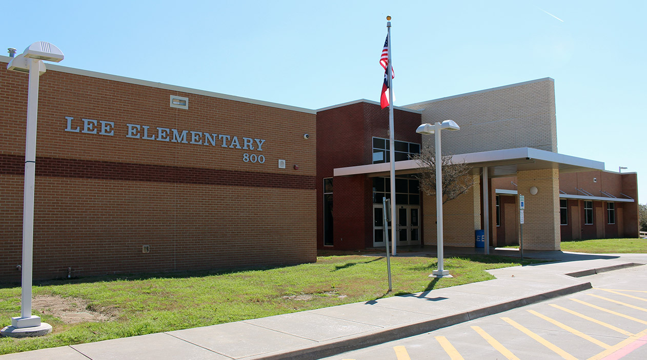 Denton's Robert E. Lee Elementary to be renamed after veteran teacher |  